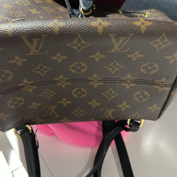 LV Backpack - Picture 6 of 8